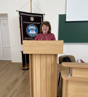 Попова Олена Вікторівна