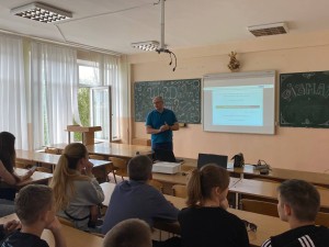 Науково-популярна лекція на тему: «Війна, математика і солітони»