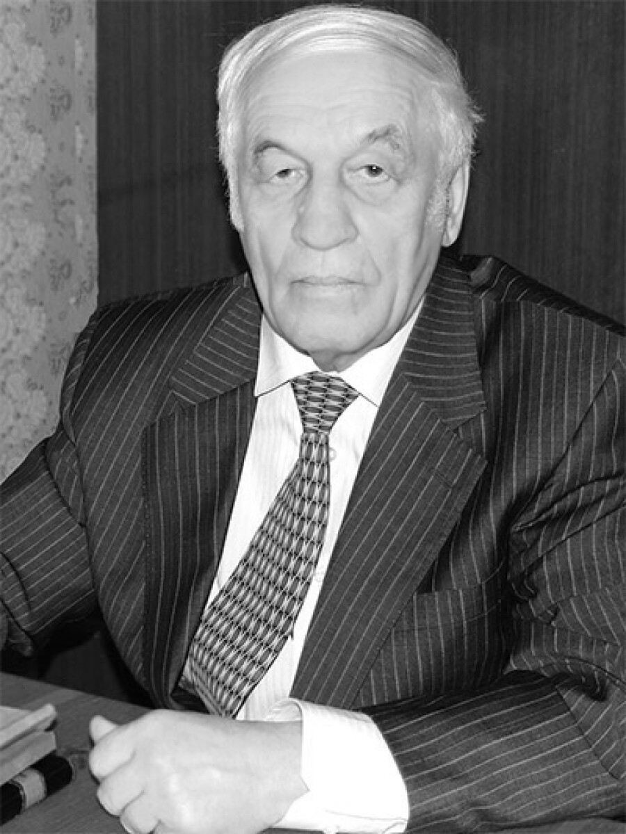 Камінський Олексій Минович - кандидат біологічних наук, доцент, викладач генетики і теорії еволюції, завідувач кафедри