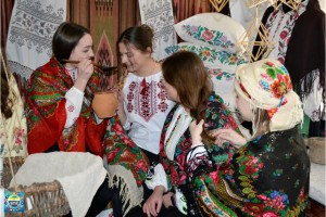 День української хустки