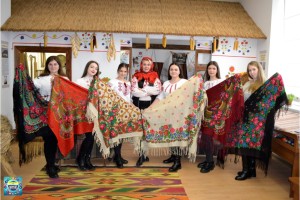 День української хустки