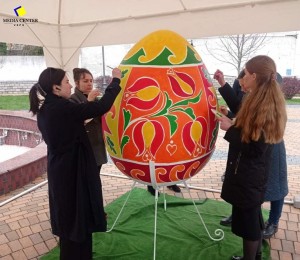 Виставка подільських писанок