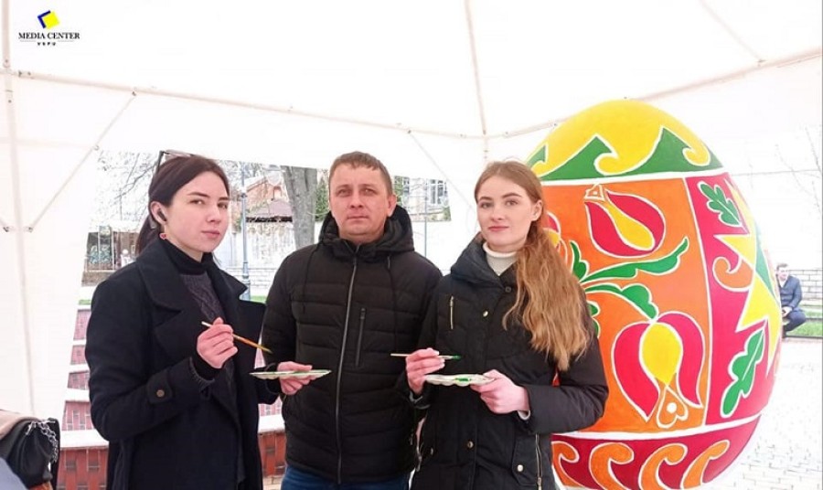 Виставка подільських писанок