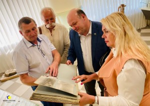 Зустріч викладачів та студентів з Повноважним Послом України Валерієм Чалим