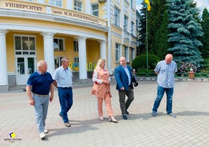 Зустріч викладачів та студентів з Повноважним Послом України Валерієм Чалим