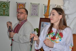 Виставка «Барвистий світ витинанки»