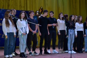 Дебют «талановитих та незламних»