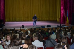 Фан-зустріч студентів з українським співаком