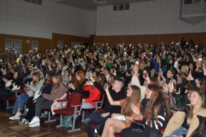 Фан-зустріч студентів з українським співаком