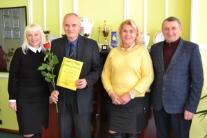 Почесне звання «народний аматорський колектив профспілок України»
