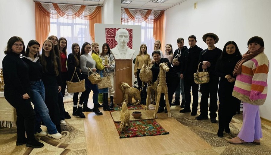 Виставки творчих робіт майстрині з рогозоплетіння