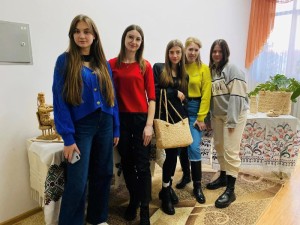 Виставки творчих робіт майстрині з рогозоплетіння