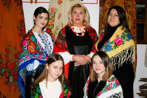 Всесвітній день української хустки