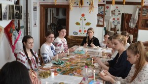 Виставка великодніх писанок