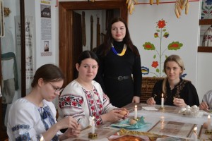 Виставка великодніх писанок