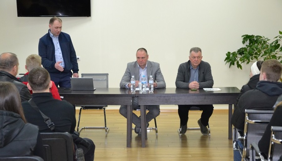 Cтудентський дискусійний клуб з питань розвитку публічної служби
