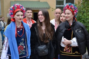 Благодійний ярмарок «Незламність України у вишиванці»