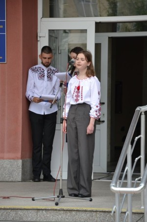 Благодійний ярмарок «Незламність України у вишиванці»