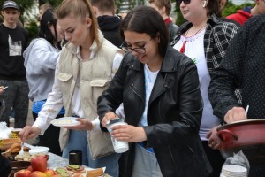 Благодійний ярмарок «Незламність України у вишиванці»