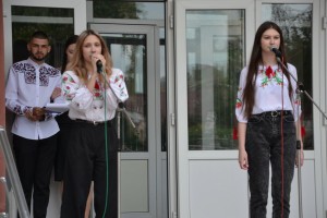 Благодійний ярмарок «Незламність України у вишиванці»