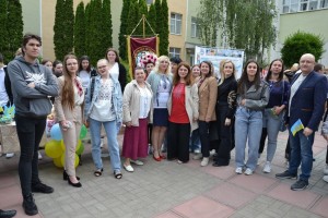 Благодійний ярмарок «Незламність України у вишиванці»