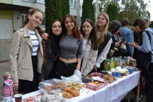 Благодійний ярмарок