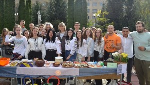 Благодійний ярмарок