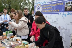 Благодійний ярмарок