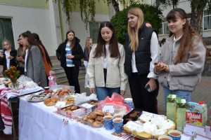 Благодійний ярмарок