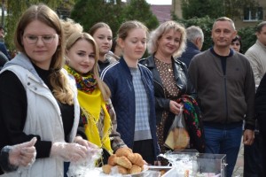 Благодійний ярмарок