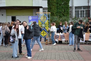 Благодійний ярмарок