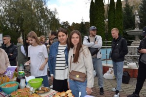Благодійний ярмарок