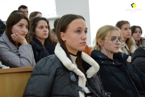 Лекція «Чому культура ніколи не є поза політикою»