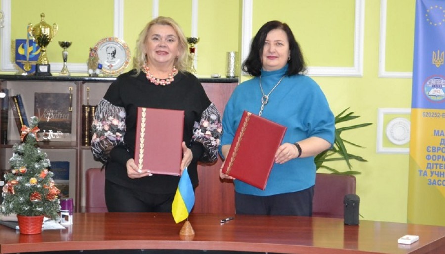 Підписано меморандум про співпрацю з обласною бібліотекою