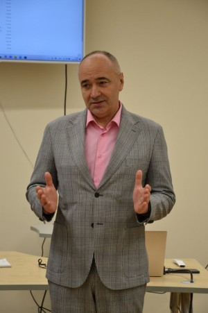 Гостьова лекція «Як вижити в інформаційному урагані»