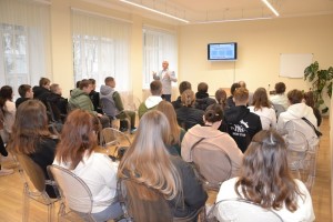 Гостьова лекція «Як вижити в інформаційному урагані»