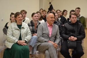 Гостьова лекція «Як вижити в інформаційному урагані»