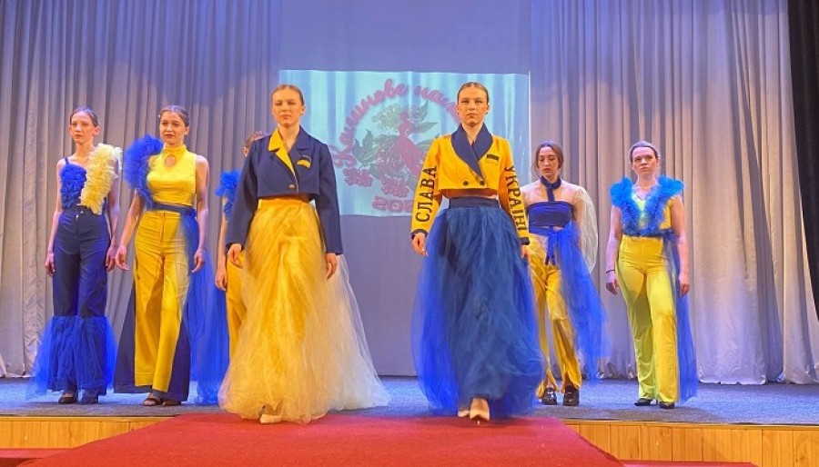 XX Всеукраїнський конкурс колекцій моделей одягу «Калинове намисто-2025»