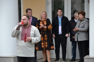 Свято, вишите на серці