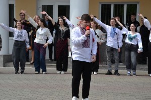 Свято, вишите на серці
