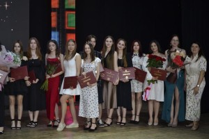 Диплом із гідністю: цьогорічний випуск ВДПУ – про професіоналізм і відповідальність