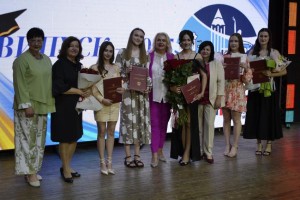 ВДПУ урочисто вручив дипломи випускникам факультету мистецтв
