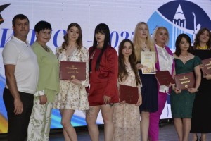 ВДПУ урочисто вручив дипломи випускникам факультету мистецтв