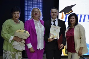 ВДПУ урочисто вручив дипломи випускникам факультету мистецтв