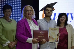 ВДПУ урочисто вручив дипломи випускникам факультету мистецтв