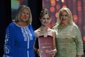 Дипломи отримали журналісти та філологи: випуск-2025 у ВДПУ