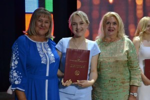 Дипломи отримали журналісти та філологи: випуск-2025 у ВДПУ