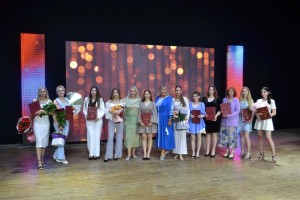 Дипломи отримали журналісти та філологи: випуск-2025 у ВДПУ