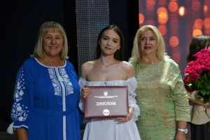 Дипломи отримали журналісти та філологи: випуск-2025 у ВДПУ