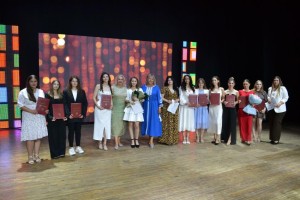 Дипломи отримали журналісти та філологи: випуск-2025 у ВДПУ